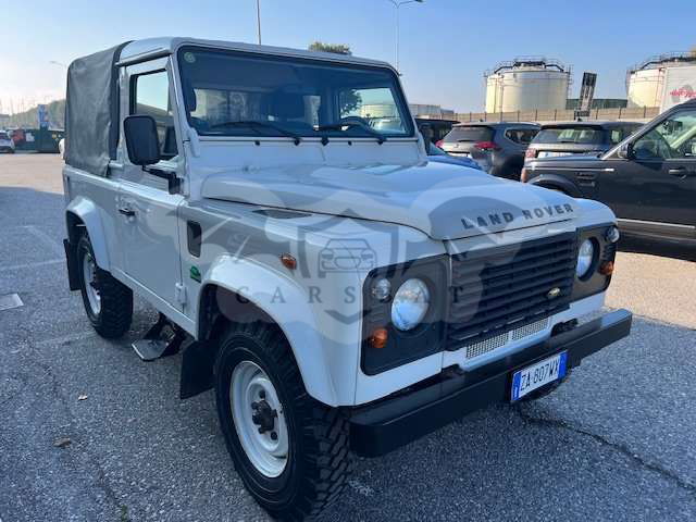 Land Rover Defender 2009