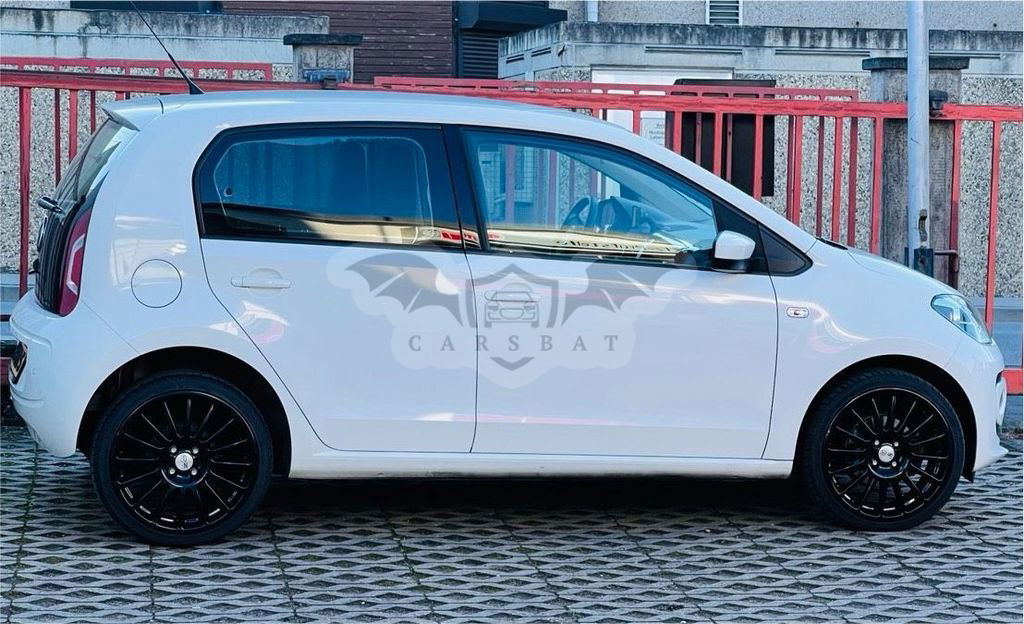 Volkswagen Up! 2013