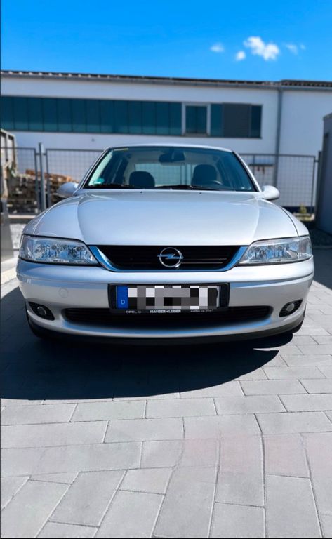 Opel Signum 2001
