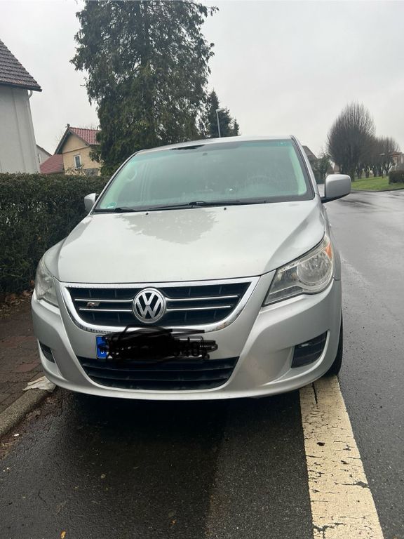 Volkswagen Routan 2010