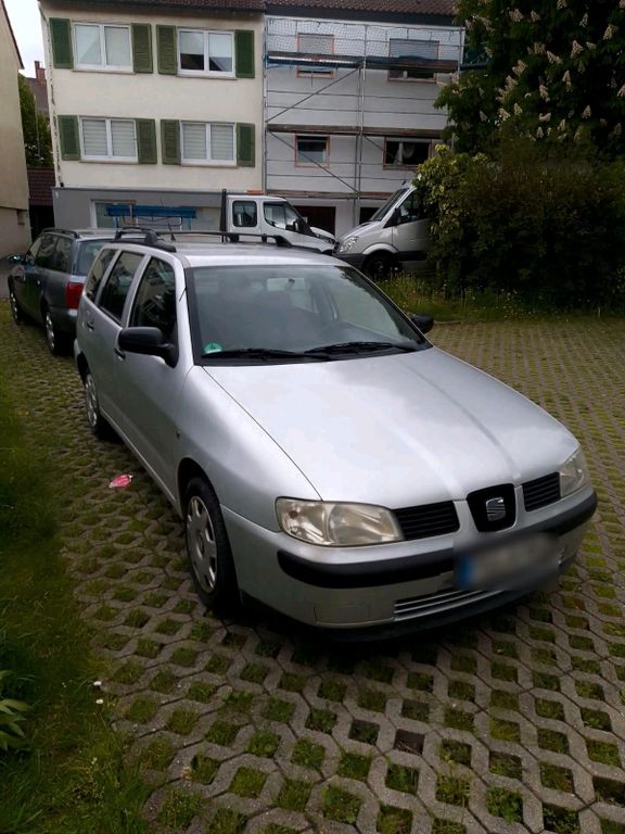 Seat Arona 2002