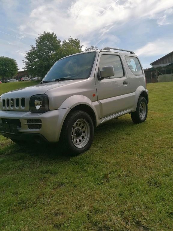 Suzuki Jimny 2011