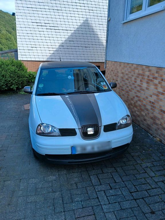 Seat Arona 2004