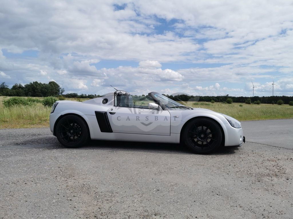 Opel Speedster 2004