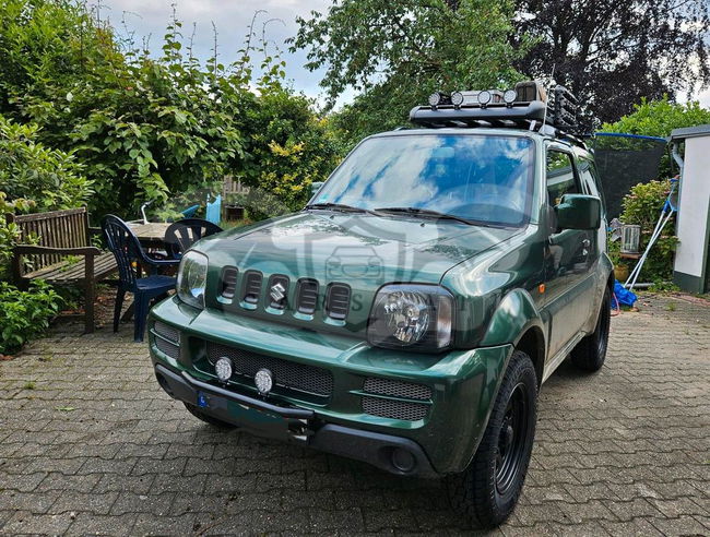 Suzuki Jimny 2011