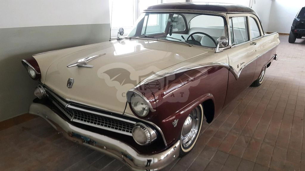 Ford Fairlane 1955