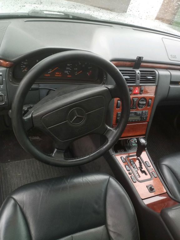 Mercedes-Benz 290 1998