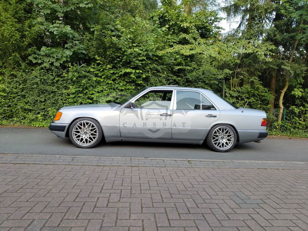 Mercedes-Benz 260 1991