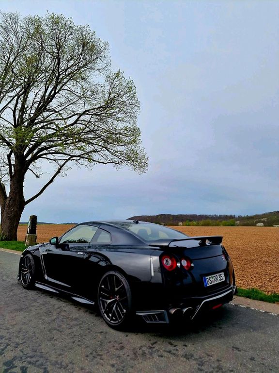 Nissan GT-R 2017
