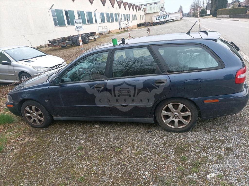 Volvo V40 2004