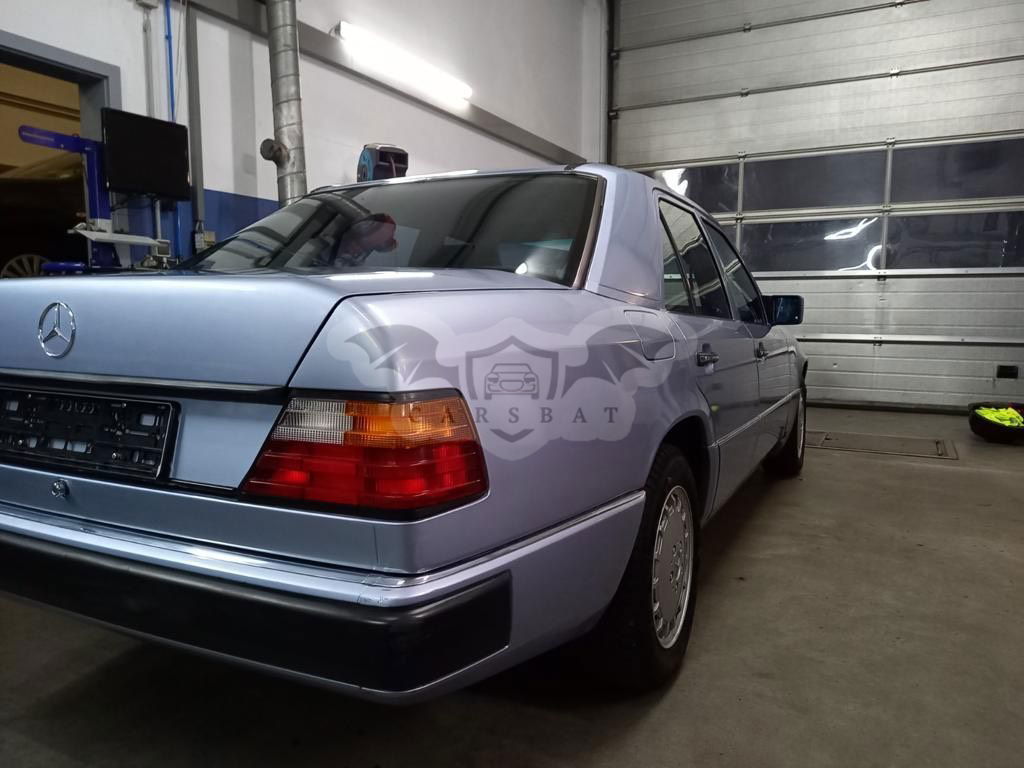 Mercedes-Benz 260 1991