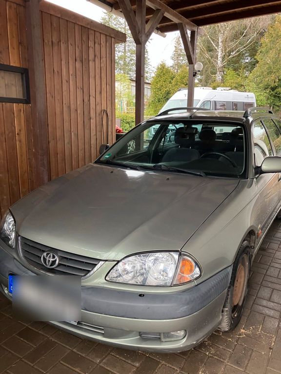 Toyota Avensis 2001
