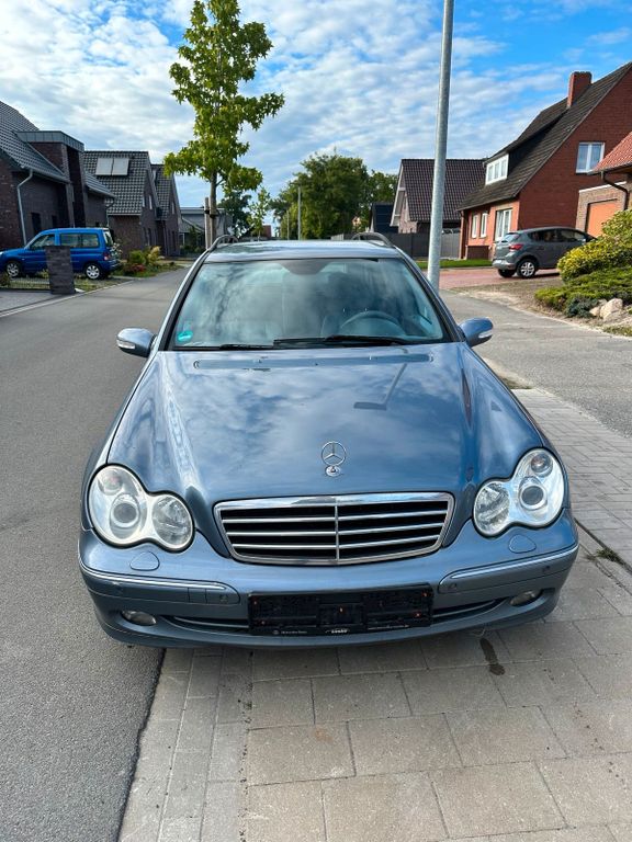 Mercedes-Benz 270 2004