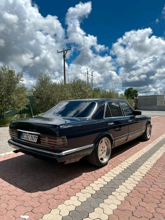 Mercedes-Benz 260 1989
