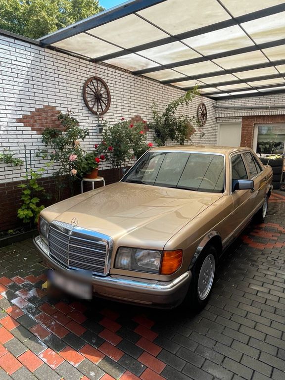 Mercedes-Benz 260 1986
