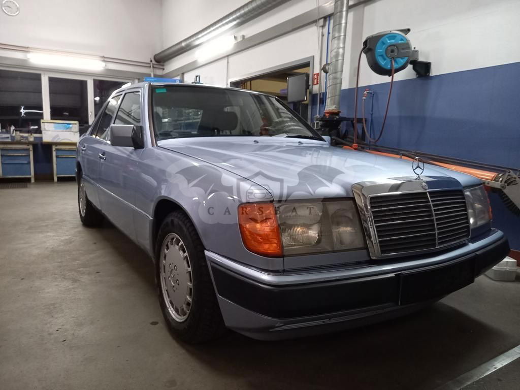 Mercedes-Benz 260 1991