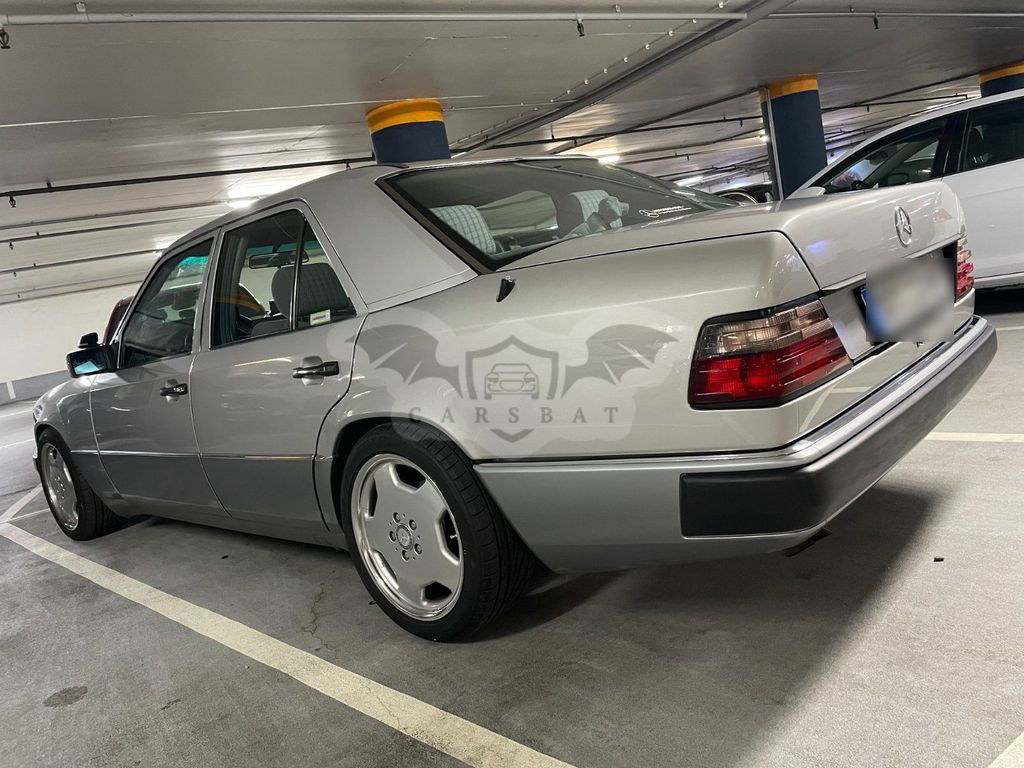 Mercedes-Benz 260 1991