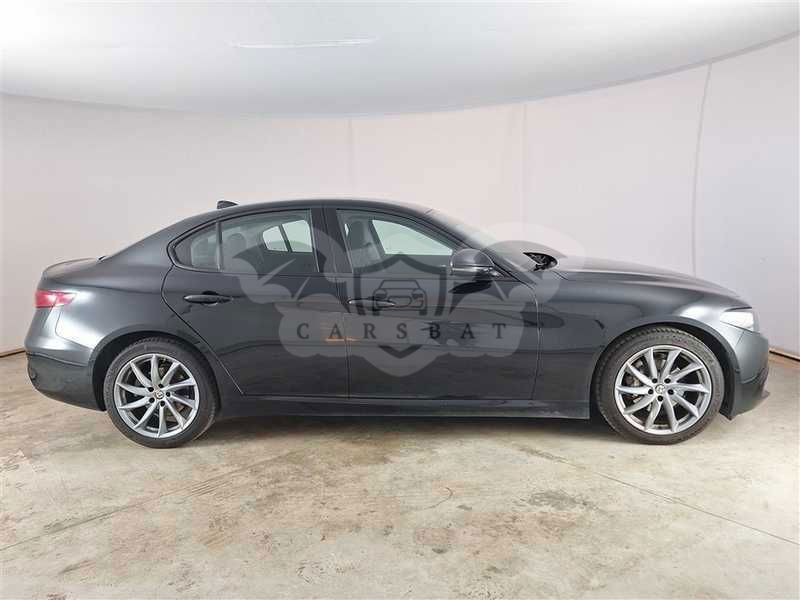 Alfa Romeo Giulia 2021