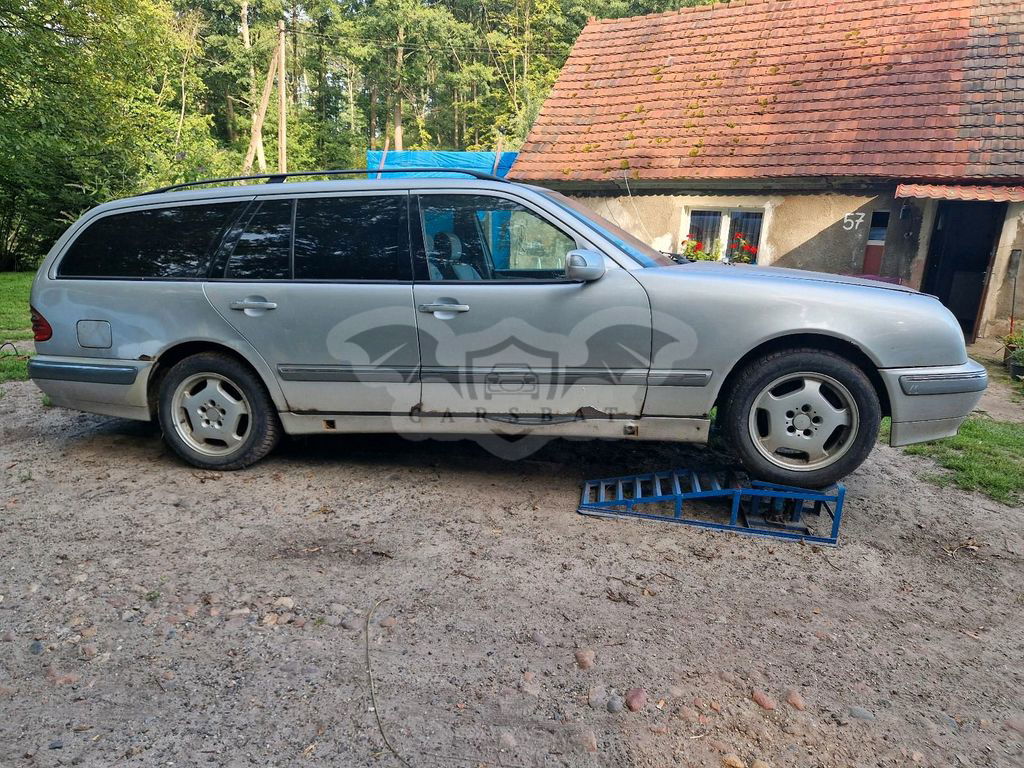 Mercedes-Benz 270 2000