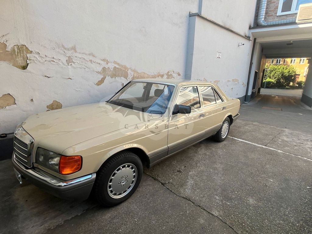 Mercedes-Benz 260 1988