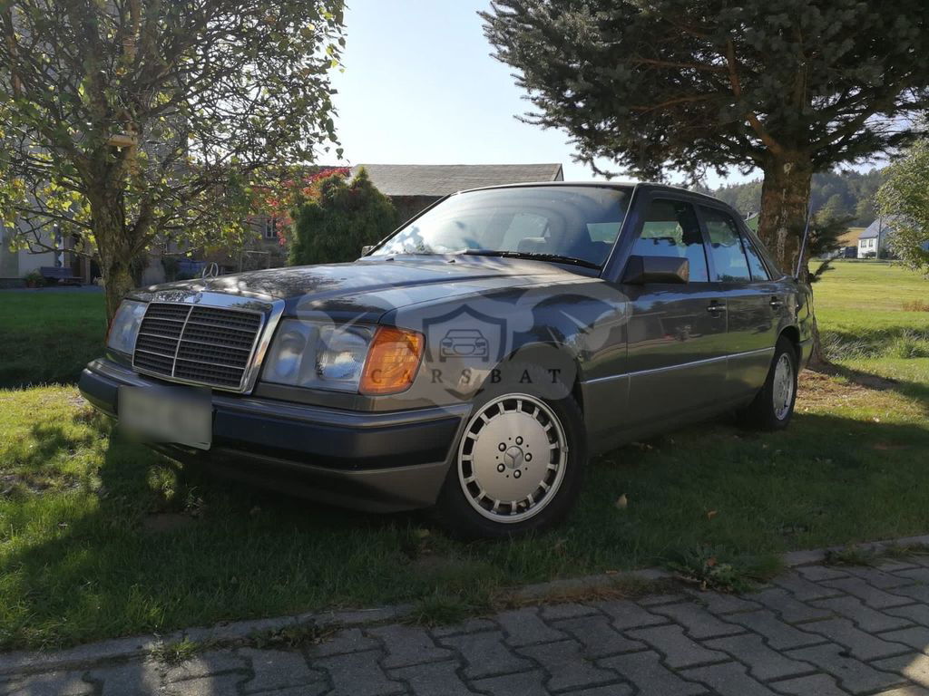 Mercedes-Benz 260 1990