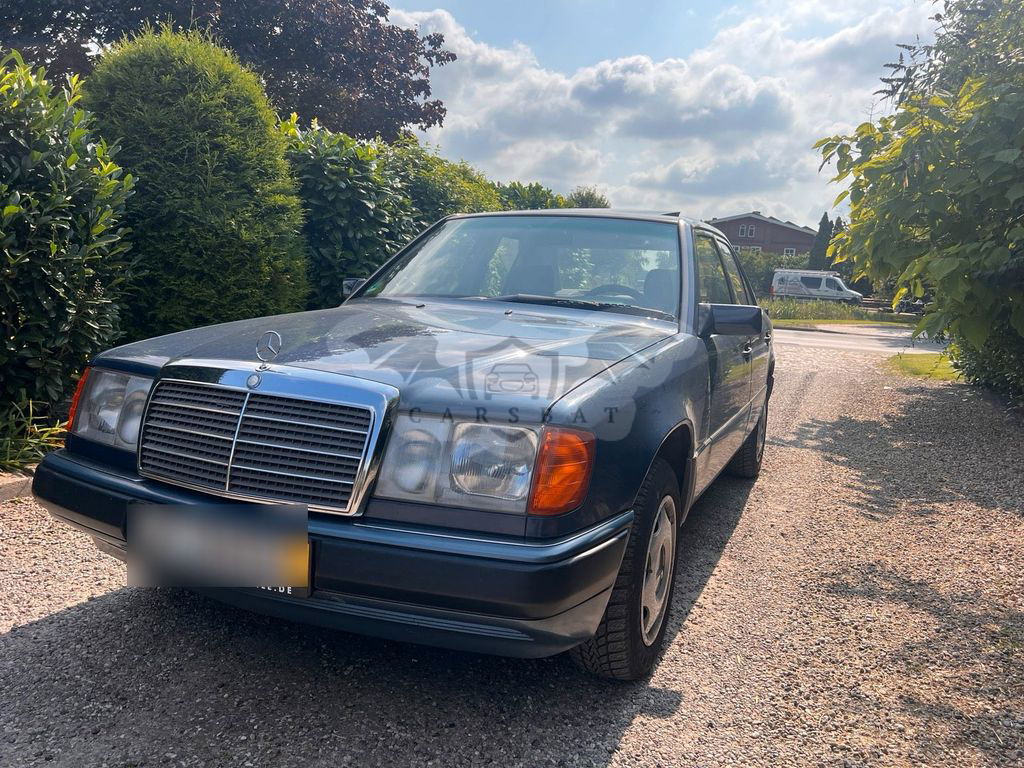 Mercedes-Benz 260 1992