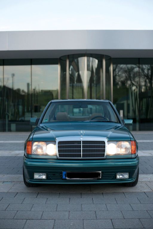 Mercedes-Benz 260 1988