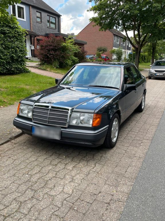 Mercedes-Benz 260 1992