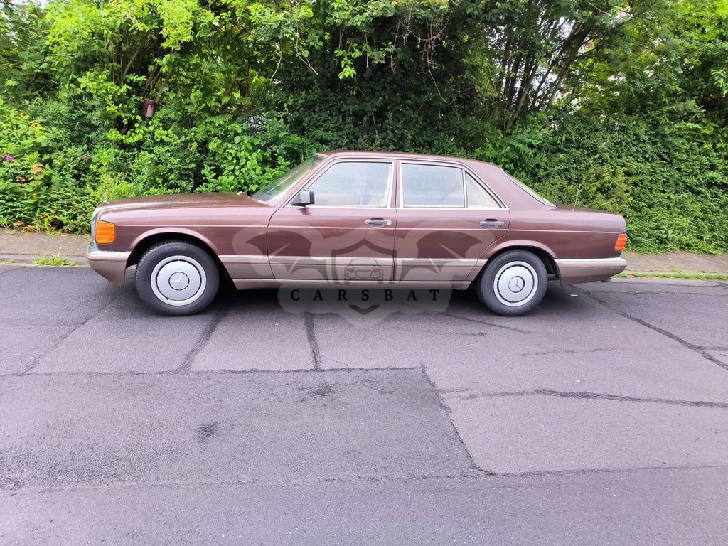 Mercedes-Benz 260 1986