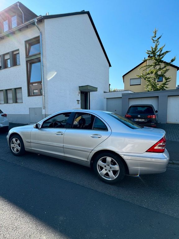 Mercedes-Benz 270 2001