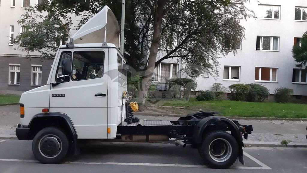 Mercedes-Benz 260 1988